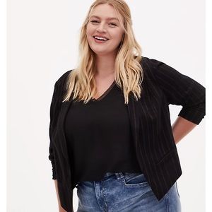 Torrid BLACK STRIPE TWILL CUTAWAY BLAZER NWT size 4